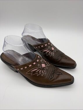 Sonora by Double H Leather Slip-On Women’s Embroidered Mule with Pink Accents